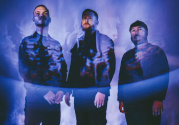 Urne Premiere "Breathe" Music Video