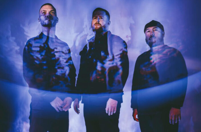 Urne Premiere "Breathe" Music Video