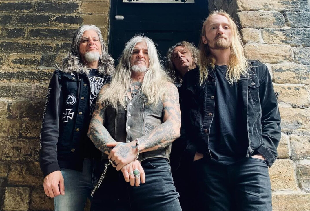 Heavy Psych Sounds Signs The Obsessed